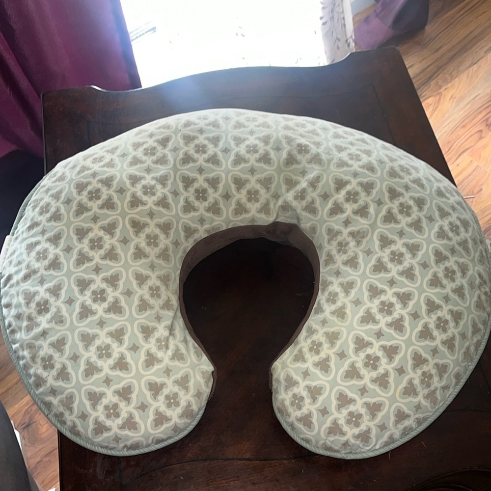 Boppy pillow